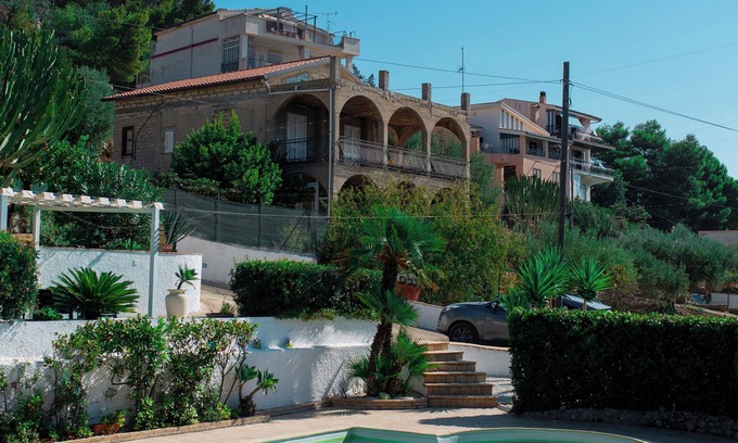 Marina di Palma Cama Y Desayuno | Falco In Pietra