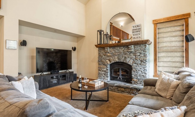 Mammoth Lakes Casa | Summer Availability! Home with Loft Area, Panoramic Mountain Views, and Shared Hot Tub!