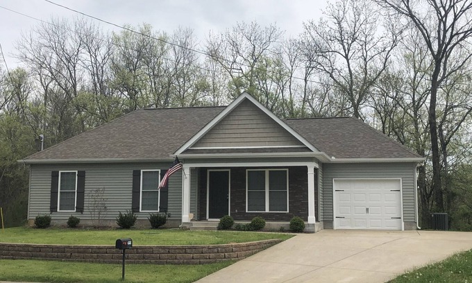 Murfreesboro Casa | Fall Creek Cottage - Near I-840 and minutes to Superspeedway and Siegel Soccer.