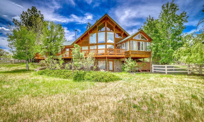 Pagosa Highlands Casa | Monte Vista Retreat: Pet-Friendly, Private Hot Tub, Game Loft, Fenced Yard, Stunning Mountain Views!