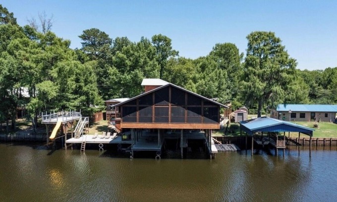Jefferson Casa | SUMMERTIME!! HOT TUB!! FIRE PIT! Getaway at this Epic Waterfront Home!!