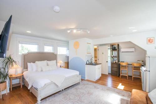 Lockeland Springs Casa | Fall Sale The Nest in East Nash Studio