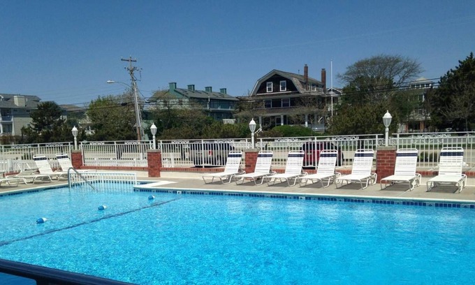 Admiral Estates Condominio | CAPE MAY Condo con piscina / media cuadra a la playa