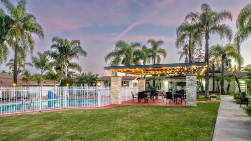 Fallbrook Hotel | Fallbrook Country Inn