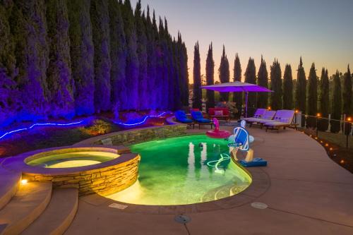 Fallbrook Casa | Fallbrook's Heavenly Estate - A Family Paradise