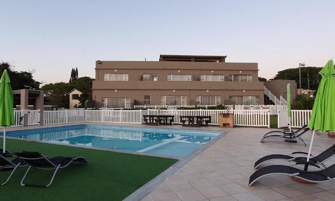Uvongo Cama Y Desayuno | Falling Waters Guest House