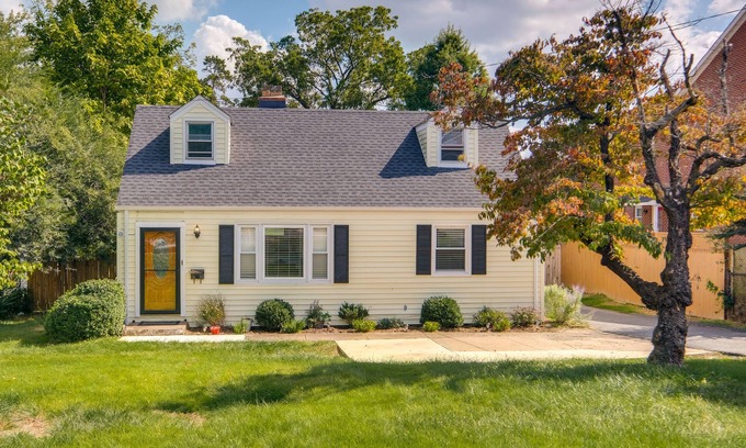West Falls Church Casa | Falls Church Home w/ Fenced Backyard!