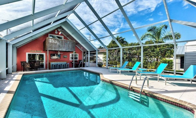 East Naples Casa | 3 Bd Beach House w / Pool & Tiki Bar (5th Ave y Naples Pier a solo 4 minutos)