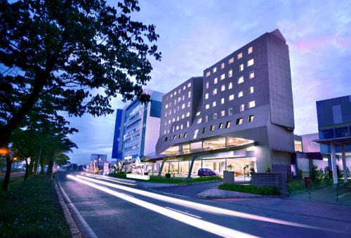 Tangerang Hotel | Fame Hotel Gading Serpong