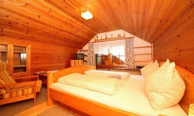 Sankt Nikolai im Solktal Otro | Familienzimmer mit Dusche, WC - Pension Gamsjäger - Urlaub Beim Biolandwirt
