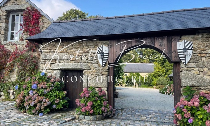 Canihuel Casa | Familiale du Manoir de Kerollivier