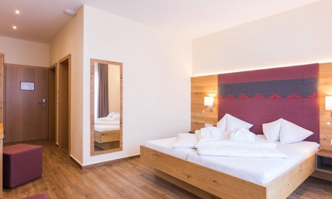 Haus im Ennstal Casa | Familiensuite mit 2 Getr. Schlafräumen, Bad - Panoramahotel Gürtl