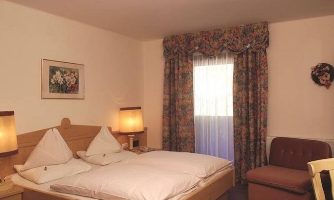 Dienten am Hochkoenig Casa | Familienzimmer mit Dusche od. Bad, 4-6 Nächte - Hotel Salzburger Hof