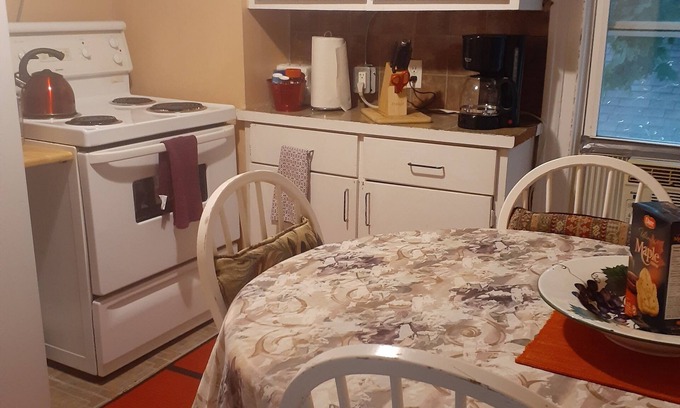 Brampton Apartamento | Family Accommodations in Downtown Brampton.