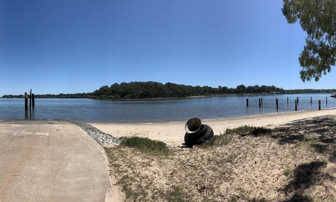 Brisbane Waterfront Casa | Family and Pet Friendly Peaceful Island Waterfront Home With Bikes and Kayaks