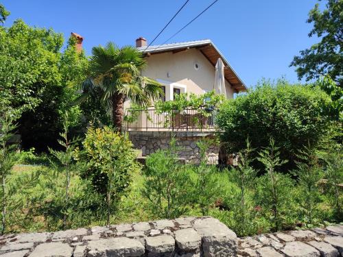 Sarsoni Villa | Family Apartment Maria