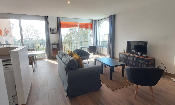 Cerrado de Calderon Apartamento | Apartamento familiar con piscina, jardines y aparcamiento en Málaga