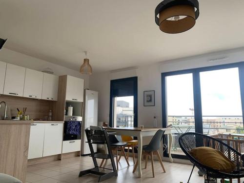Saint-Cyr-l'Ecole Apartamento | Family Appartment with balcony