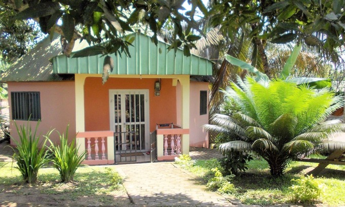 Kribi Casa | Bungalow-Familiar-Baño con ducha-Vista al Jardín