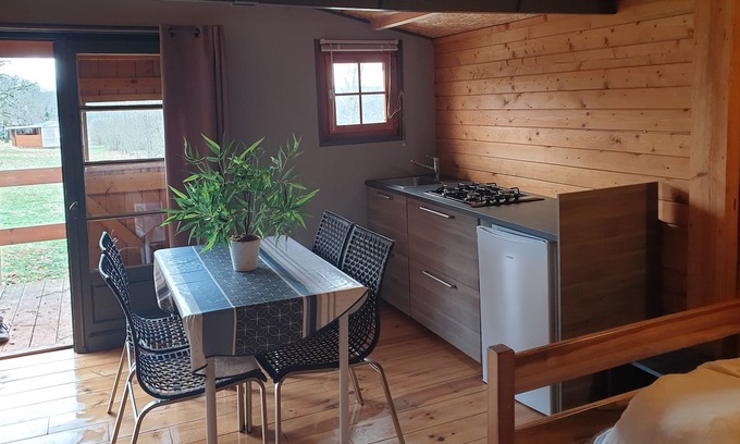 Rocamadour Chalet De Esquí | Family chalet in a small nature campsite