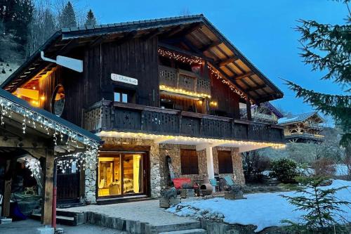 La Cote-d'Arbroz Chalet De Esquí | Family Chalet, Stunning Views & New Hot Tub