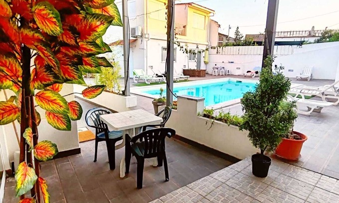 Arrentela Condominio | Elección familiar con vista a la piscina