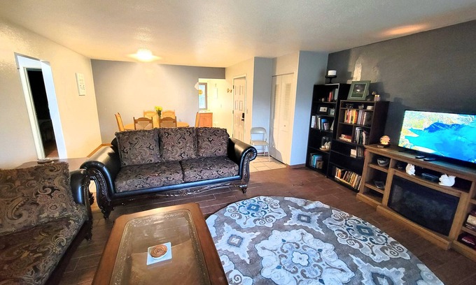 Southwyck Condominio | Family Condo minutes from Turnpike, US 23, I75, and Downtown Toledo