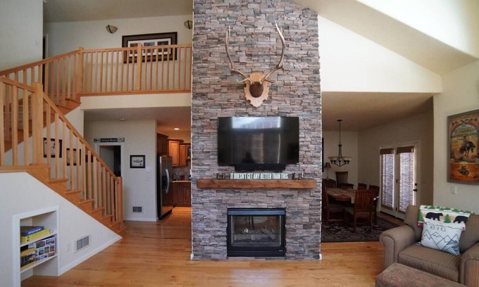 Driggs Casa | Family Condo on Ski Hill Road 12 minutes to Grand Targhee