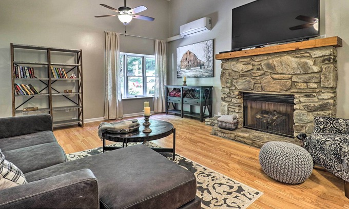 Maggie Valley Cabaña | Family Cottage w/ Creekside Fire Pit Access!