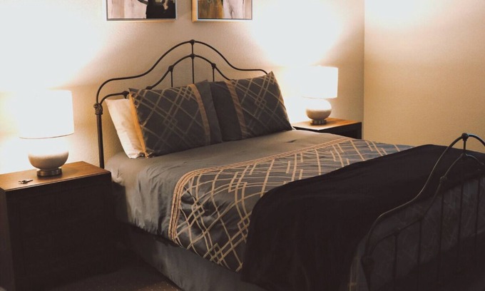 Shingletown Cama Y Desayuno | Family Deluxe Suite at Tall Timbers Bed & Breakfast