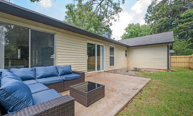 Stone Mountain Casa | Family & Dog Friendly 4BD/2.5BA in Stone Mountain