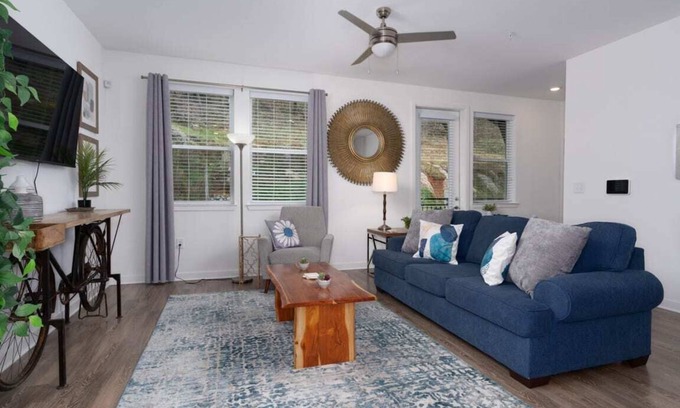 Pelham Casa | Oak Mountain Getaway: Private Garage & Comfort