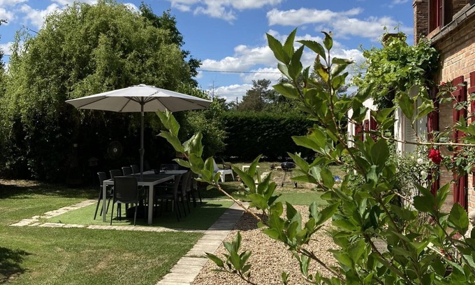 Neuvy-en-Sullias Casa | Family farmhouse, 2 hectares, in the heart of Sologne