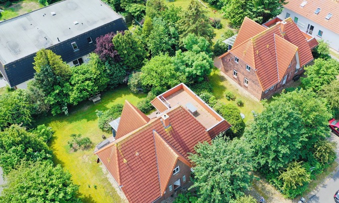 Neufeld Casa | Family-friendly vacation home - 200m behind the North Sea dike