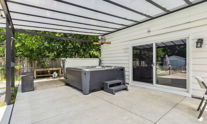 Lyndhurst Casa | Family-Friendly 3BR Retreat with Pool, Hot Tub & Spacious Yard