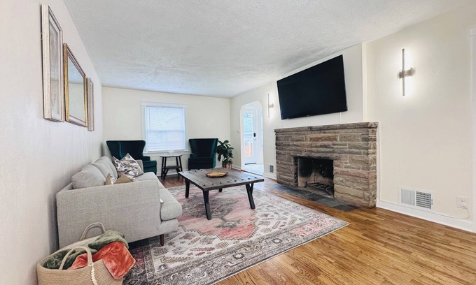 Lansing Casa | Family-Friendly 4BR Lansing Retreat Near MSU, Dining & Downtown Lansing