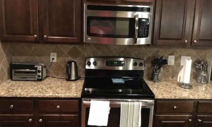 Graniteville Casa | Family Friendly 5 BR 3 BA Home
