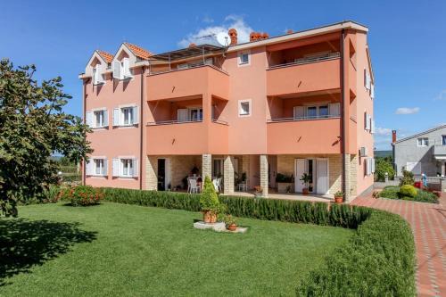 Nevidane Apartamento | Family-friendly apartments with swimming pool Nevidjane, Pasman - 18054