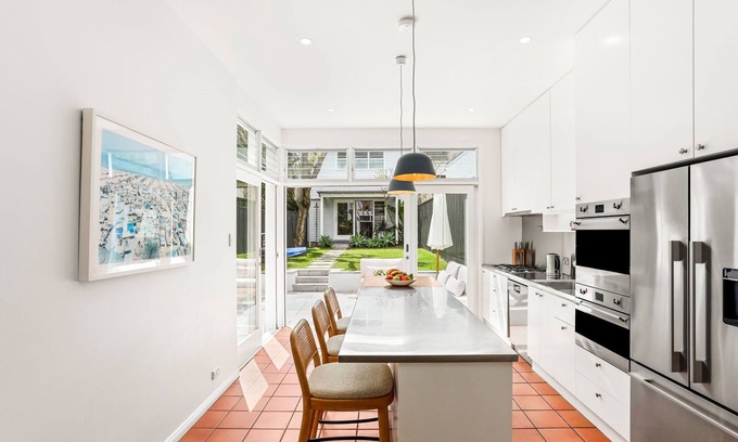 Bronte Casa | Family friendly Bronte Beach House