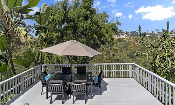 University Heights Casa | Family Friendly - Canyonview, Jacuzzi, EV Charger, Desk