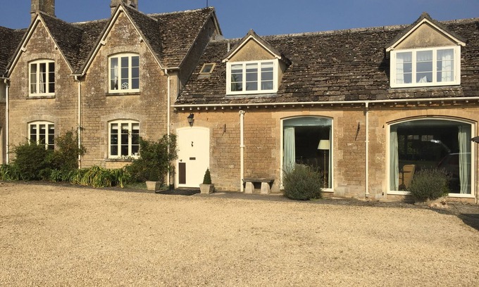 Ampney Crucis Casa | Retiro familiar de Cotswold, lleno de carácter, atracciones locales cerca