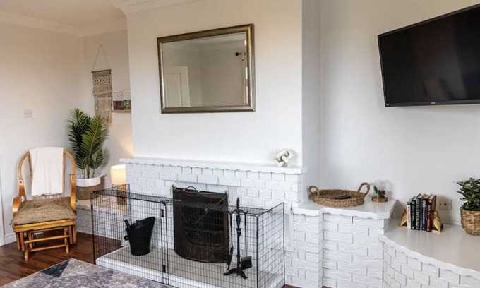 Strabane Casa | Family friendly cottage with countryside views & spacious garden