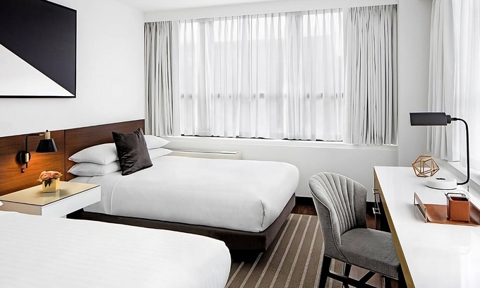 Connecticut Ave - K Street Hotel | Family-Friendly Double Suite – Downtown D.C. Near Smithsonian