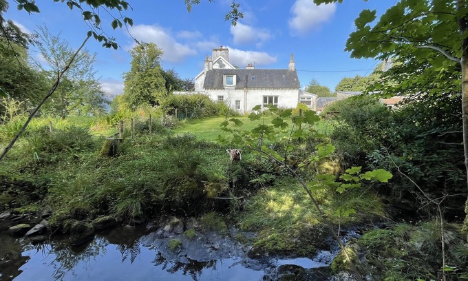 Dalmally Cabaña | Casa de campo tradicional de carácter con vistas a Loch Awe y Ben Cruachan