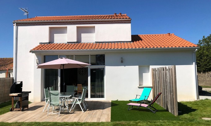 Pornic Cabaña | Casa rural renovada con jardín, terraza y wifi en Pornic, cerca de playa y comercios