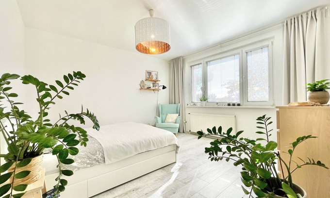 Bratislava Apartamento | Family-Friendly Home-Free parking-12 min to Center