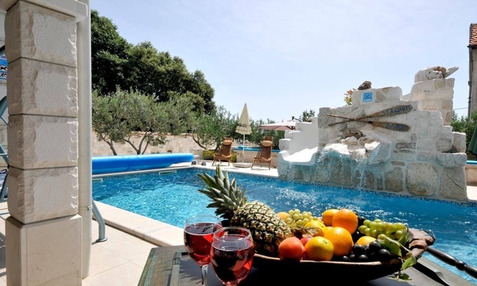 Plano Casa | Casa familiar con piscina Plano, Trogir (K-23902)