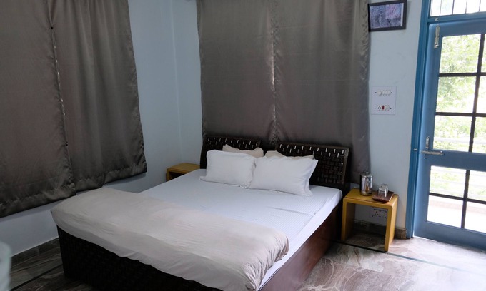 Kumarhatti Apartamento | Family-friendly Independent Studio Unit in Solan, Himachal Pradesh, India