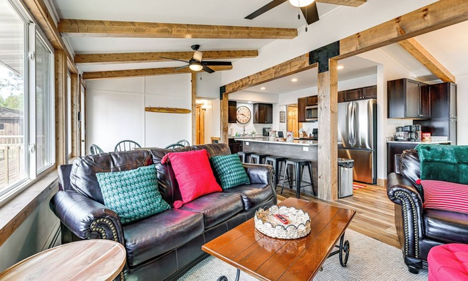 Tomahawk Cabina | Family-Friendly Lakefront Retreat in Tomahawk!