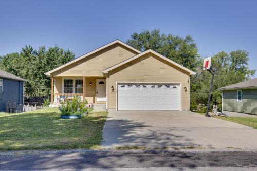 Lansing Casa | Family-Friendly Lansing Home with Covered Balcony!